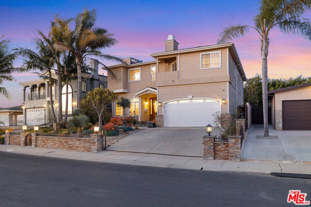 7412 Denrock AVE, Los Angeles, CA 90045