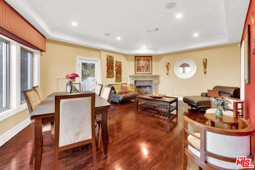 Los Angeles, CA 90008,4212 Don Alanis PL