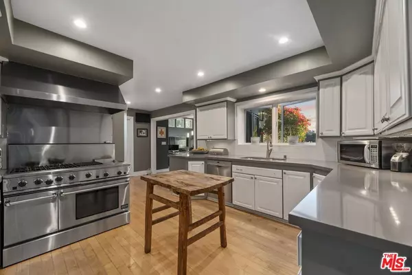 Los Angeles, CA 90046,8414 Edwin DR