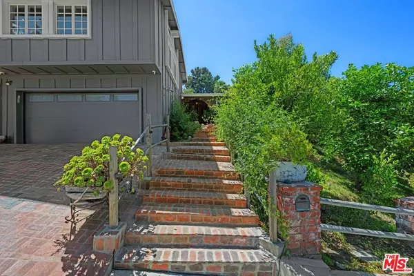 16582 Calneva DR, Encino, CA 91436