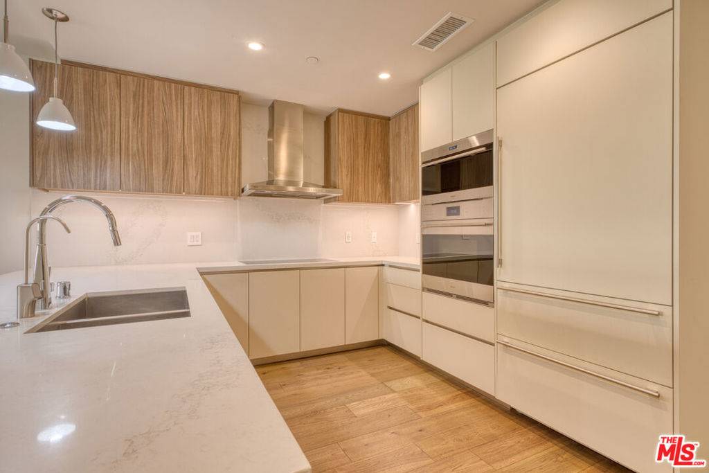Los Angeles, CA 90048,411 S Hamel RD #306