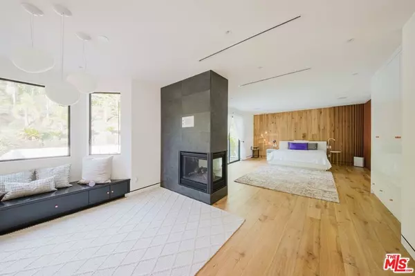 Calabasas, CA 91302,25879 Chalmers PL