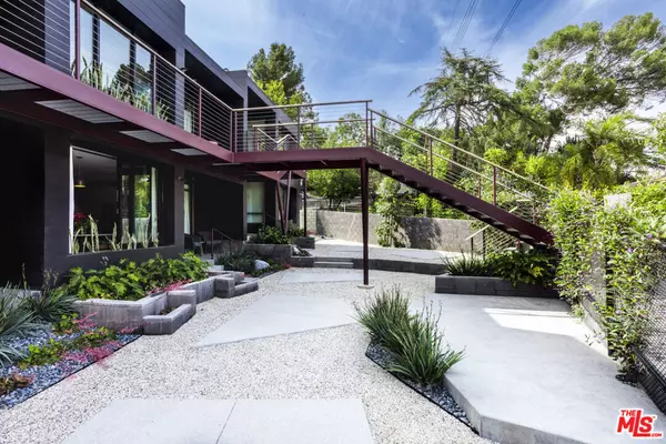 Los Angeles, CA 90039,2811 Waverly DR