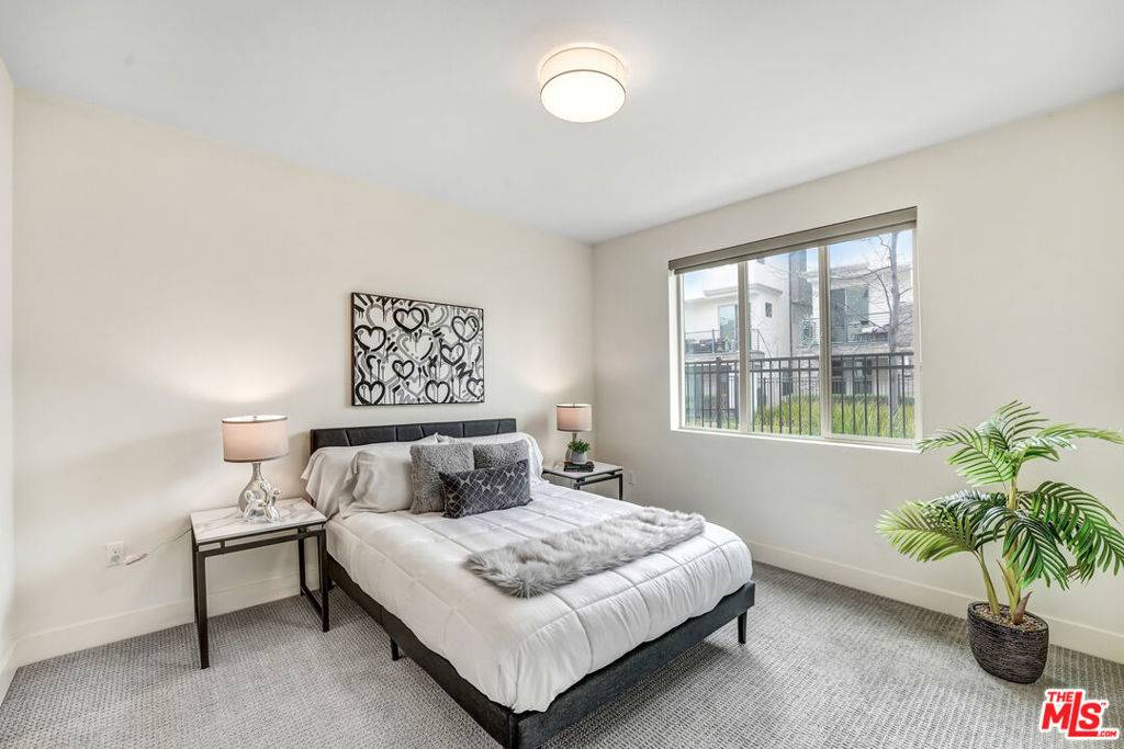Northridge, CA 91324,19517 Cardigan DR