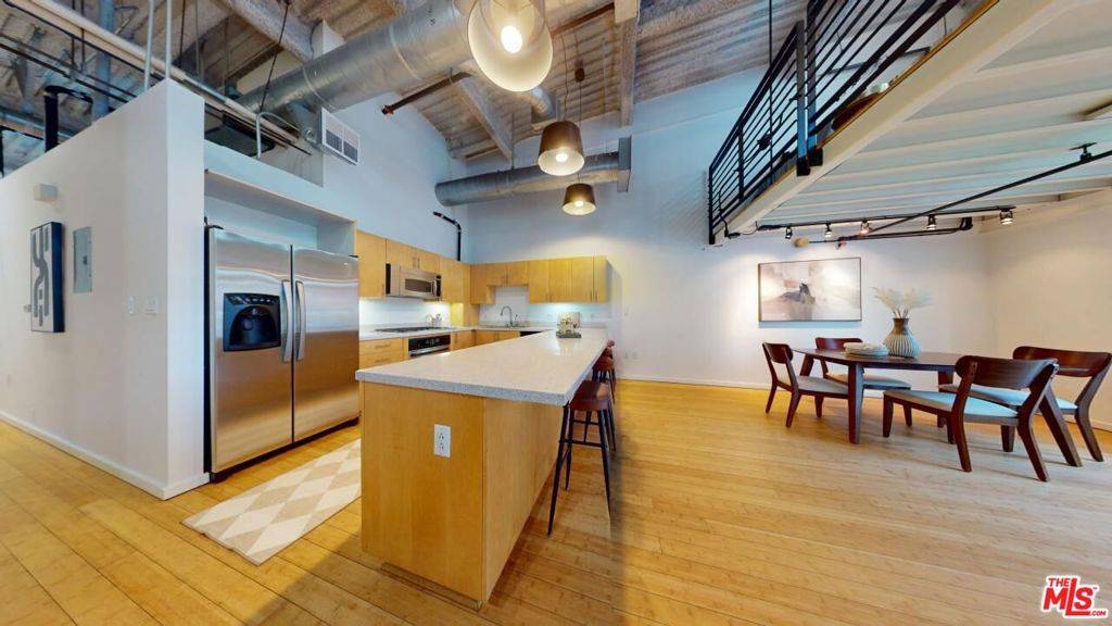 Los Angeles, CA 90015,1130 S Flower ST #413
