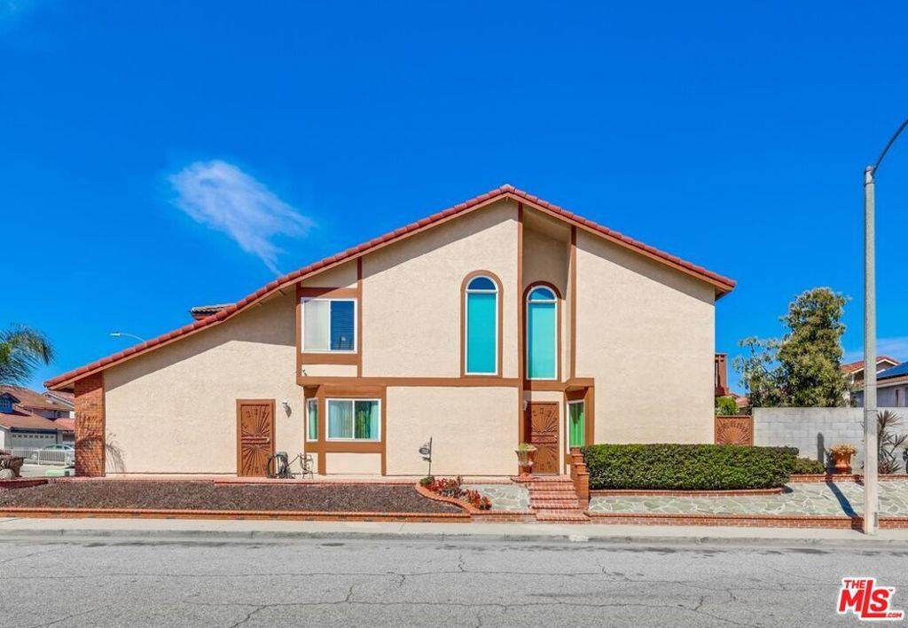 Compton, CA 90220,732 Paulsen CIR