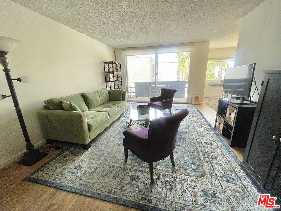Sherman Oaks, CA 91423,4915 Tyrone AVE #334