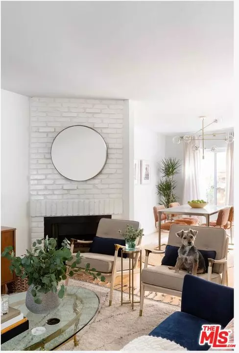 362 S Barrington AVE, Los Angeles, CA 90049