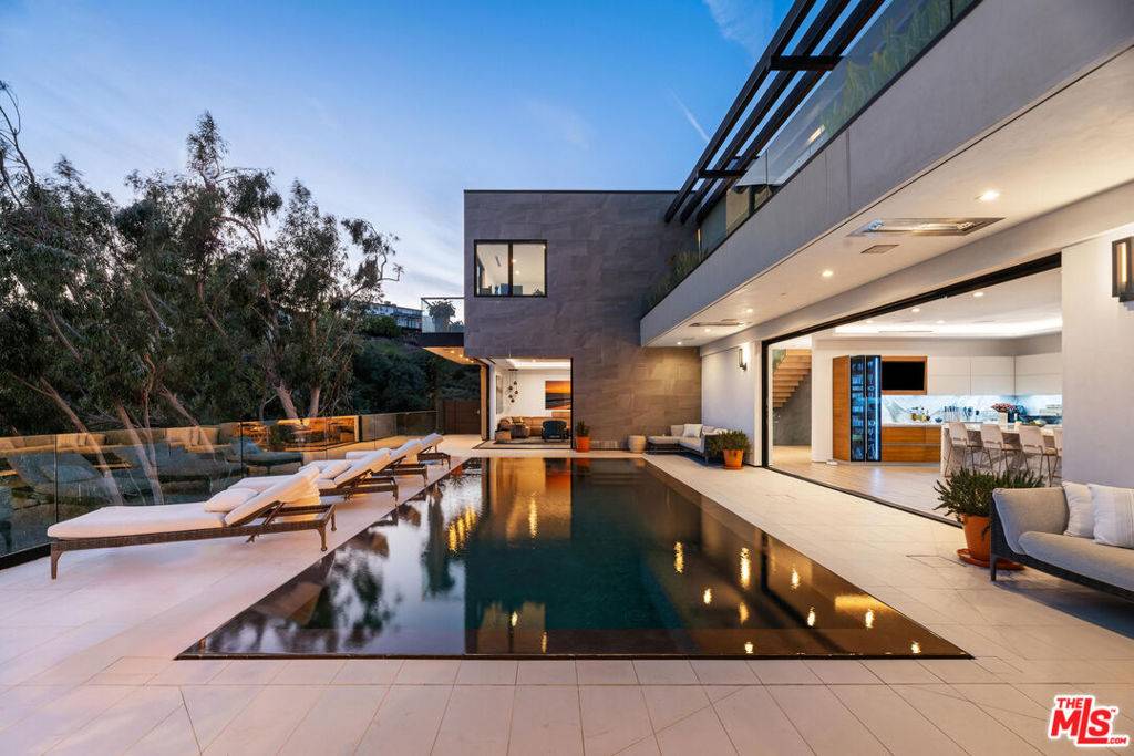 1225 Chickory LN, Los Angeles, CA 90049