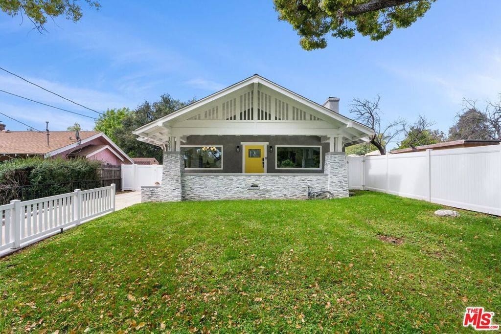 1027 N Summit AVE, Pasadena, CA 91103