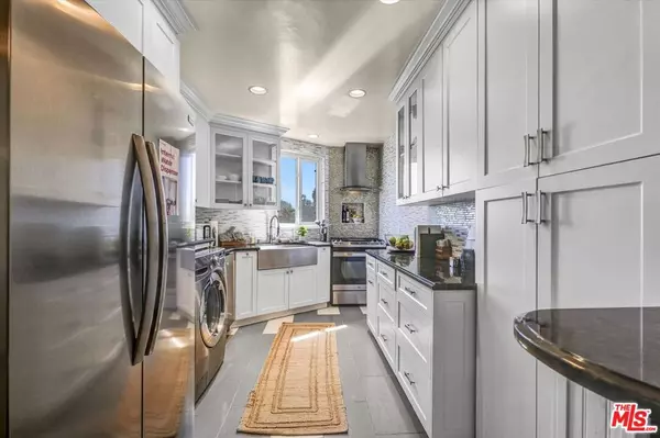 Los Angeles, CA 90049,11670 W Sunset BLVD #303