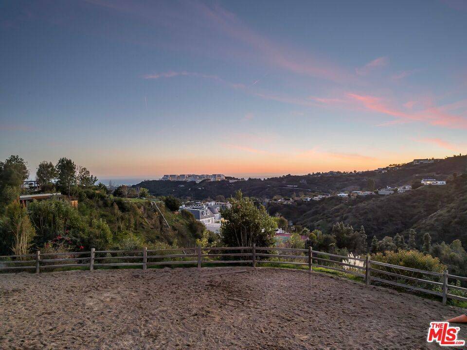 Los Angeles, CA 90049,1119 Linda Flora DR