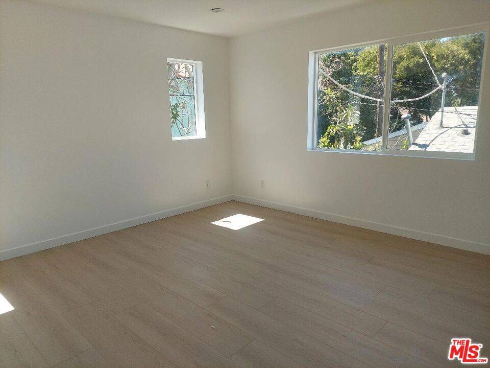 Los Angeles, CA 90003,130 130 1/2 W 59th PL