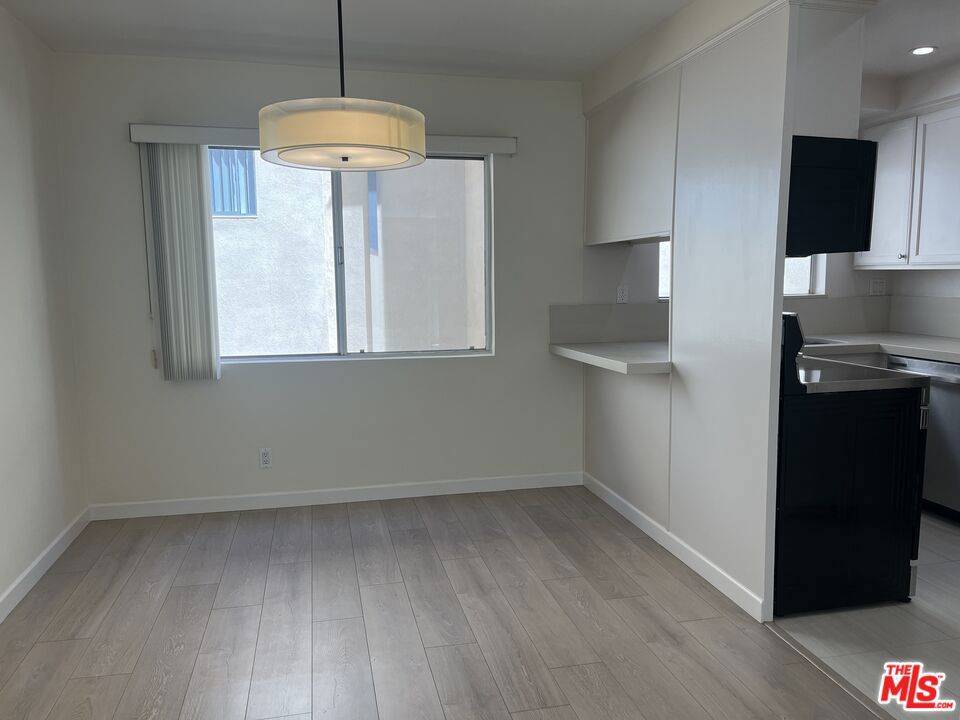 Los Angeles, CA 90049,11937 Darlington AVE #2