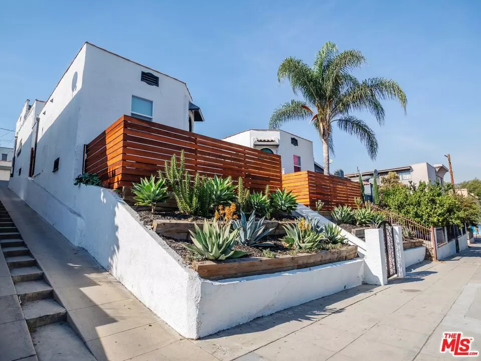 Los Angeles, CA 90004,329 N Alexandria AVE