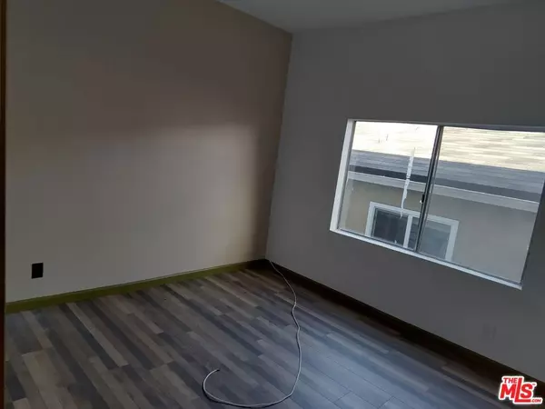 Los Angeles, CA 90007,702 W 30th ST