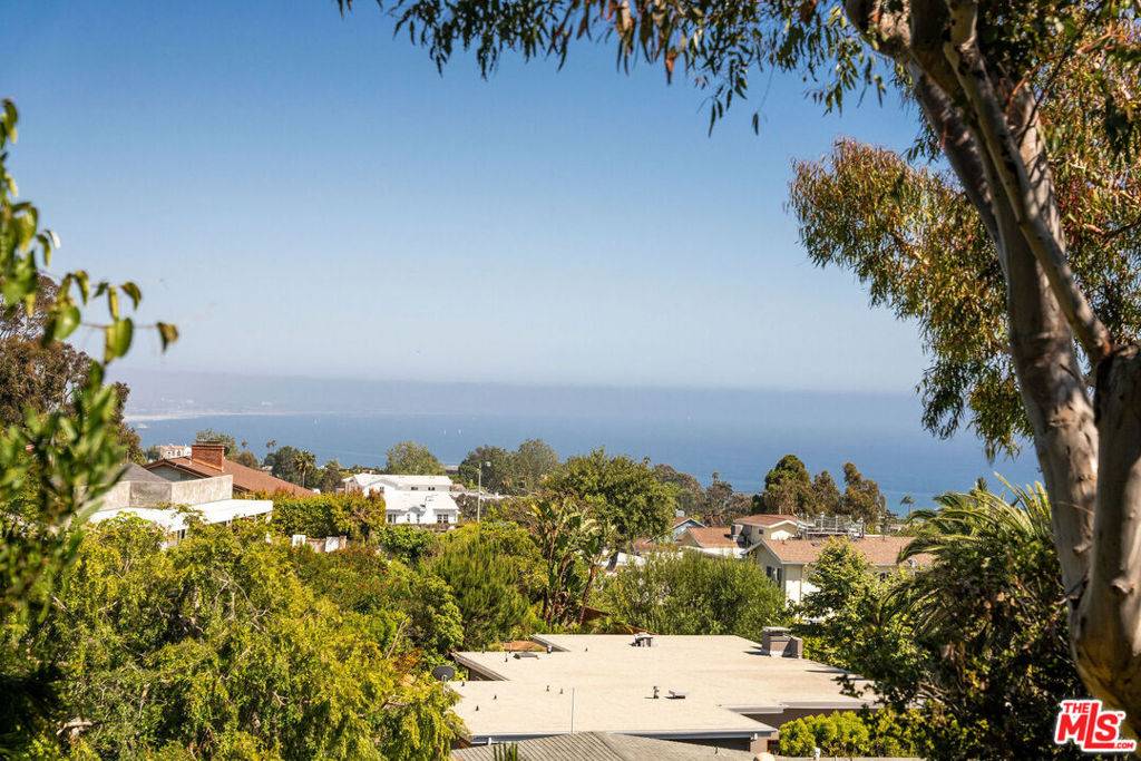 Pacific Palisades, CA 90272,676 Via Santa Ynez