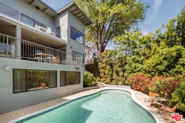 3672 Holboro DR, Los Angeles, CA 90027