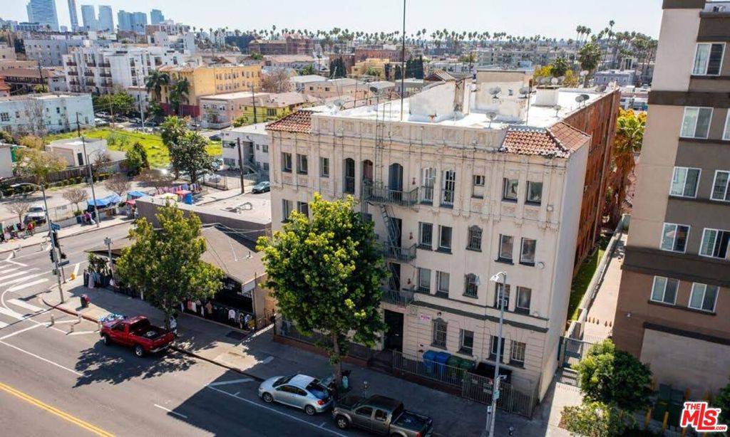 2910 W 8th ST, Los Angeles, CA 90005