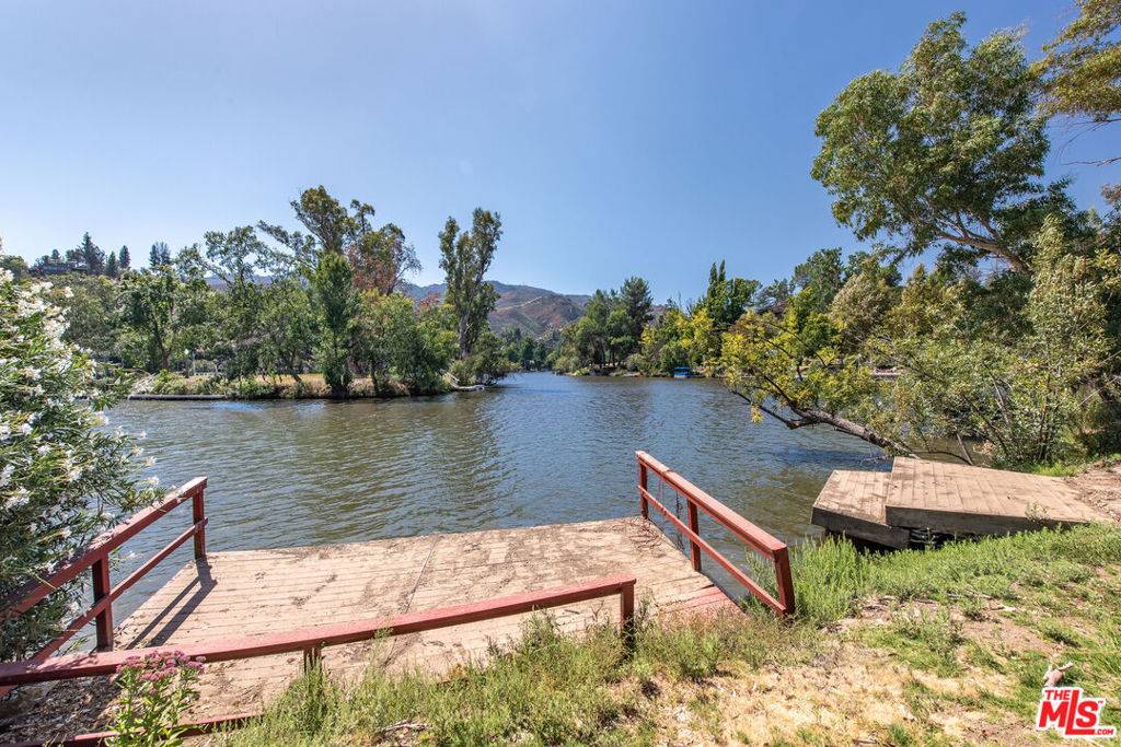 Agoura, CA 91301,2344 Laguna Circle DR