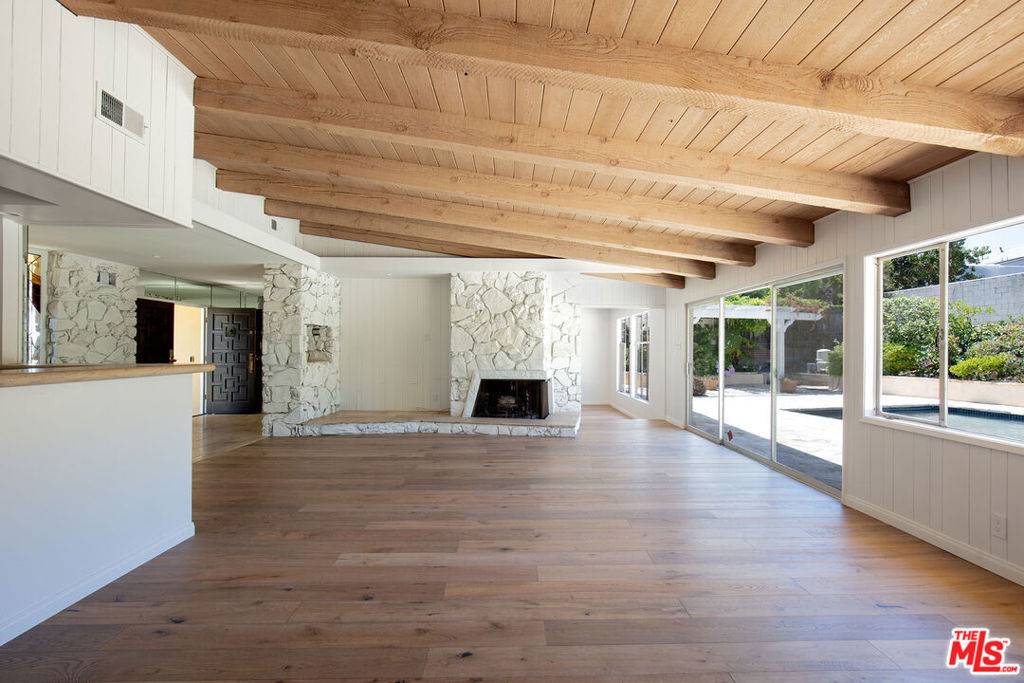 Pacific Palisades, CA 90272,14929 La Cumbre DR