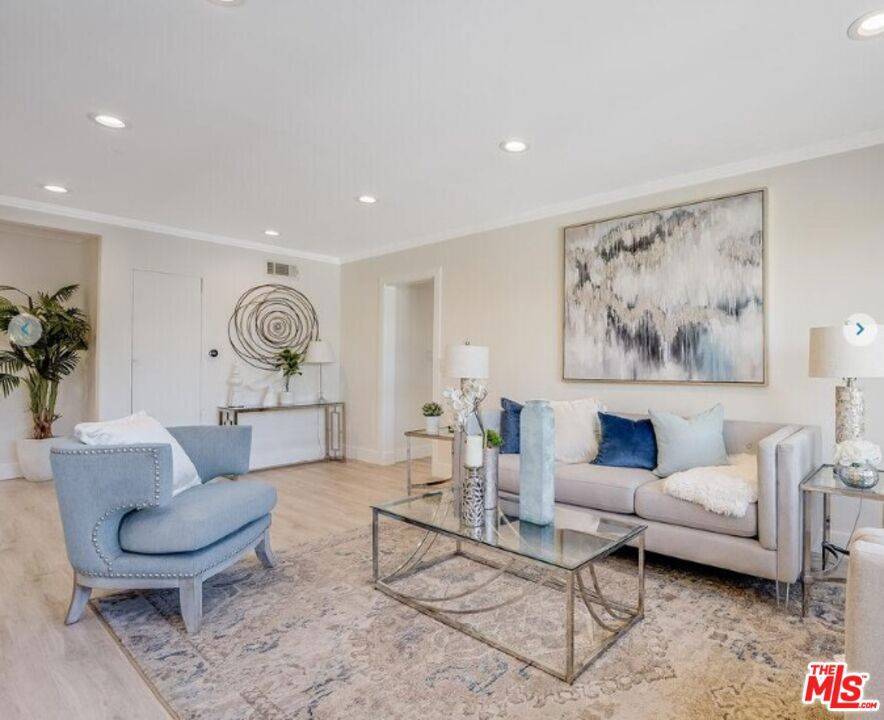 Los Angeles, CA 90049,11670 W Sunset BLVD #307