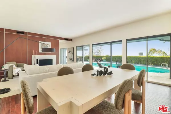 Los Angeles, CA 90069,1492 Blue Jay WAY