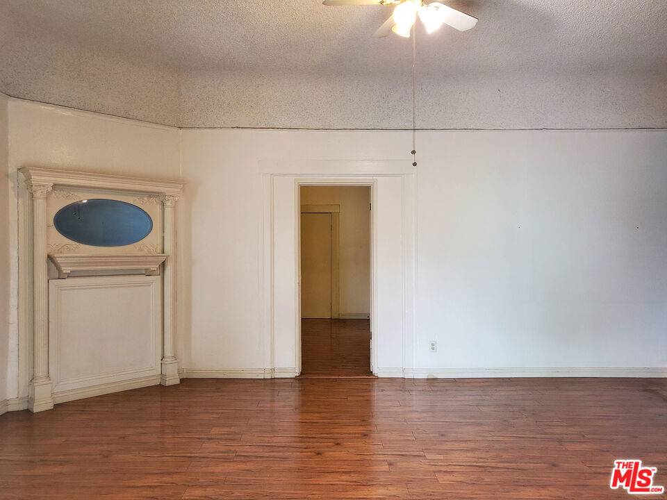 Los Angeles, CA 90006,1147 Irolo ST