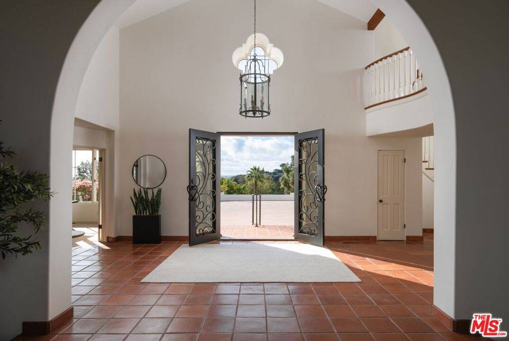 Santa Barbara, CA 93109,848 Miramonte DR