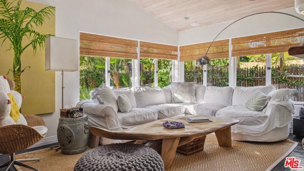 Malibu, CA 90265,7059 Fernhill DR