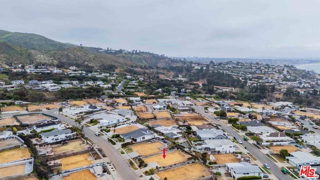 Malibu, CA 90265,3702 Oceanhill WAY