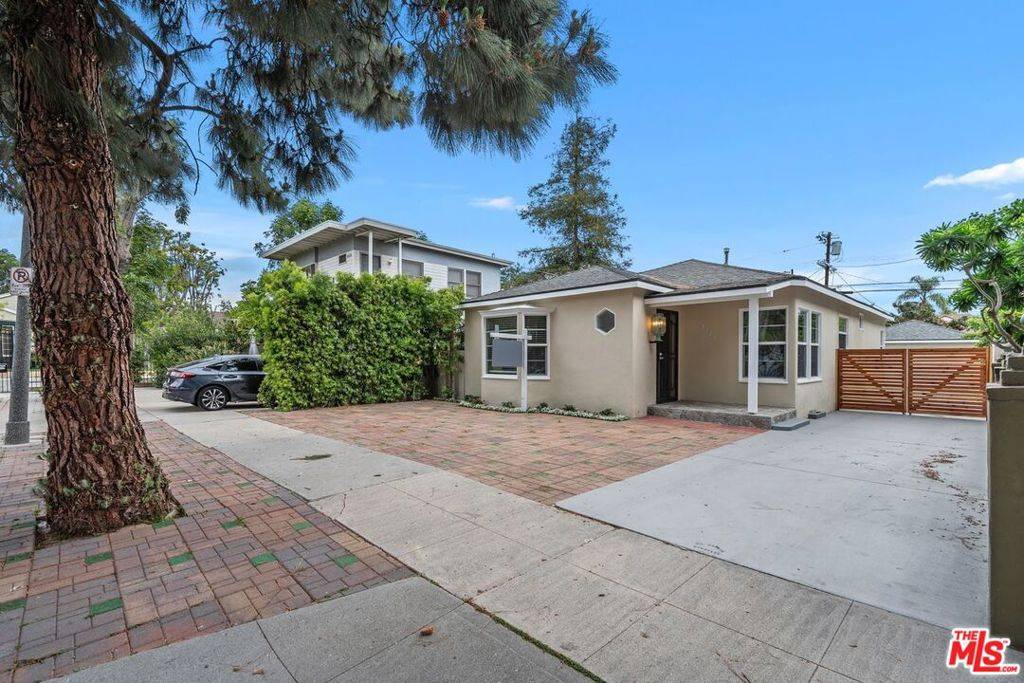 Los Angeles, CA 90039,4231 Edenhurst AVE