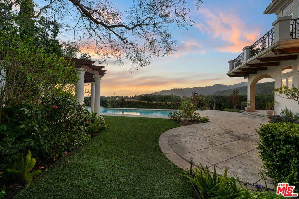 Malibu, CA 90265,6015 Galahad RD