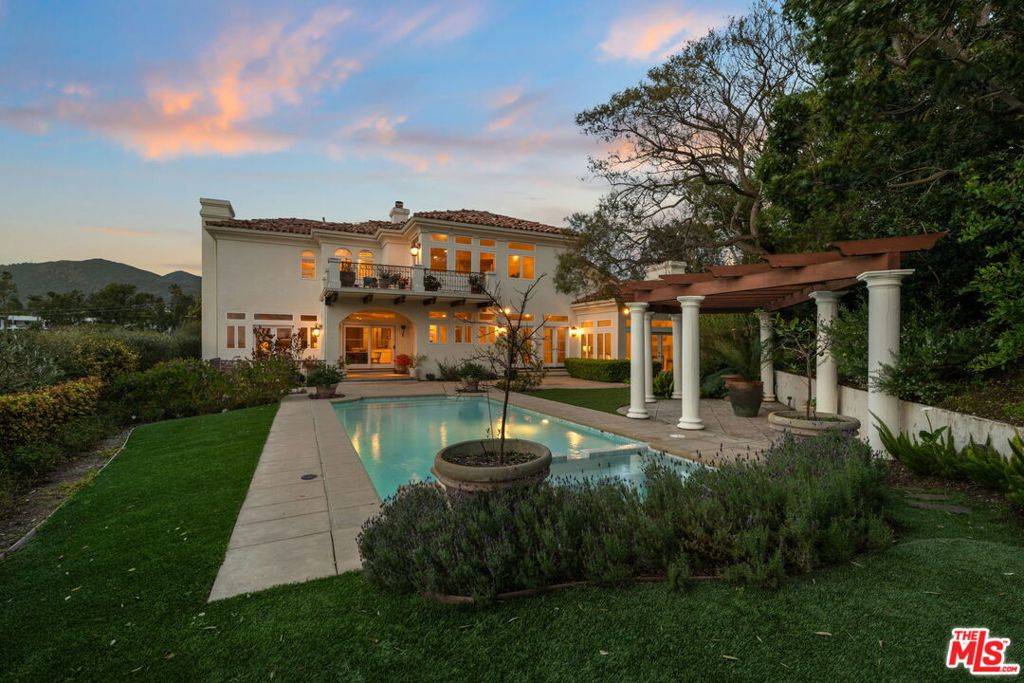 Malibu, CA 90265,6015 Galahad RD