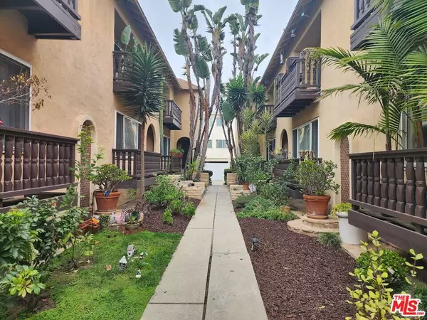 Playa Del Rey, CA 90293,8149 Manitoba ST #1
