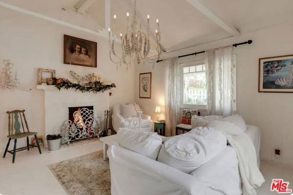 Topanga, CA 90290,19544 Bowers DR
