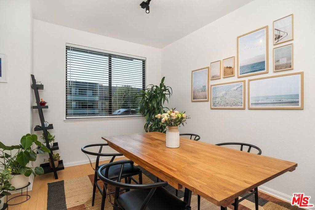 Marina Del Rey, CA 90292,306 BORA BORA WAY #206