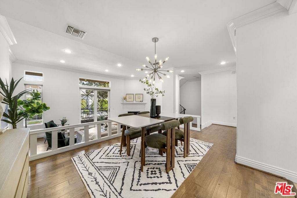 Los Angeles, CA 90005,681 S Norton AVE #104