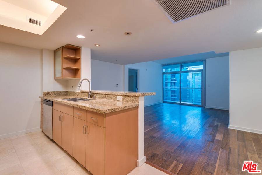 13700 Marina Pointe DR #1026, Marina Del Rey, CA 90292