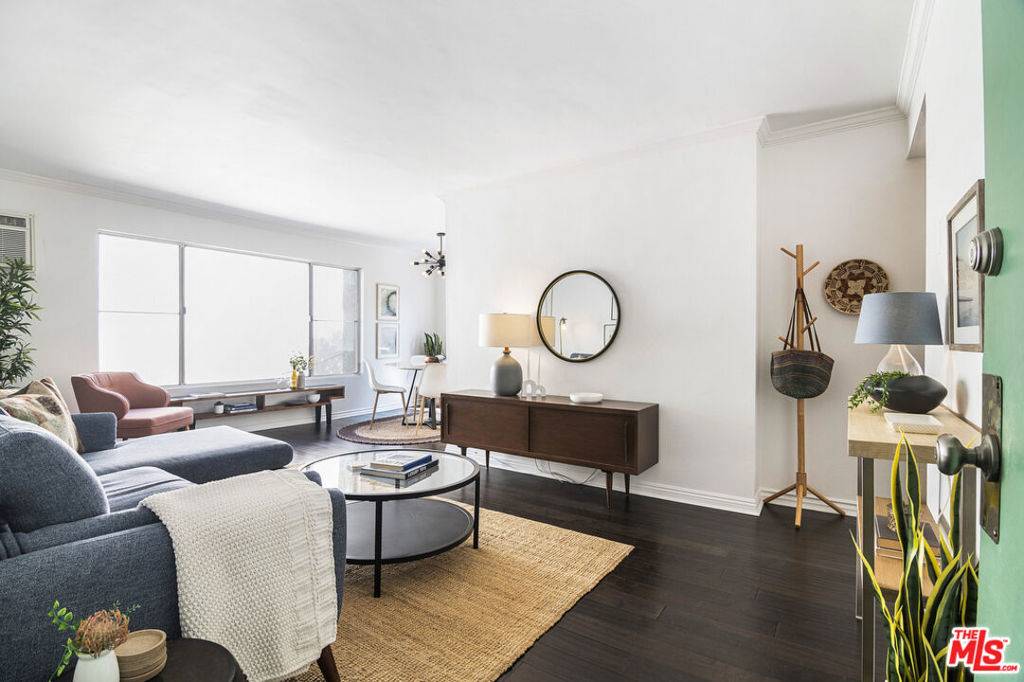 West Hollywood, CA 90069,1112 N Olive DR #8