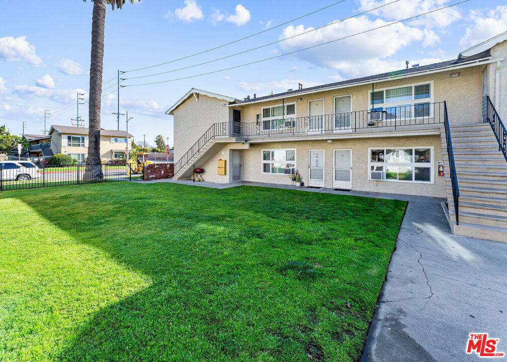 Fullerton, CA 92831,2334 E Santa Fe AVE