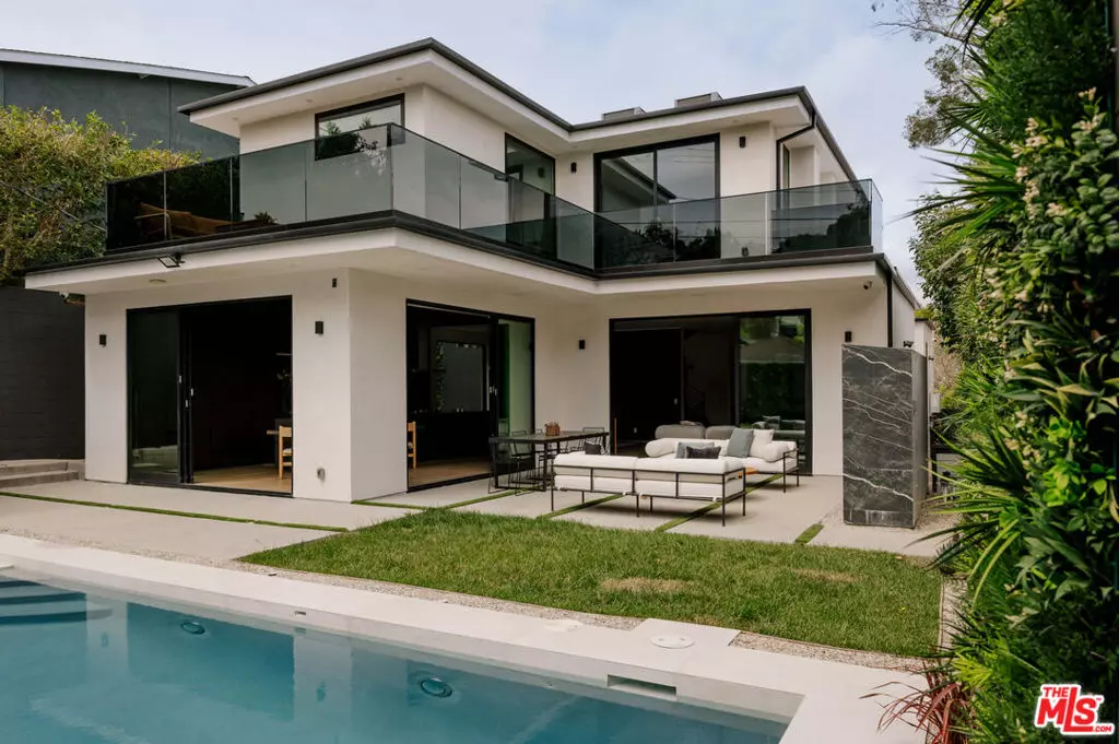 Sherman Oaks, CA 91423,14058 Davana TER