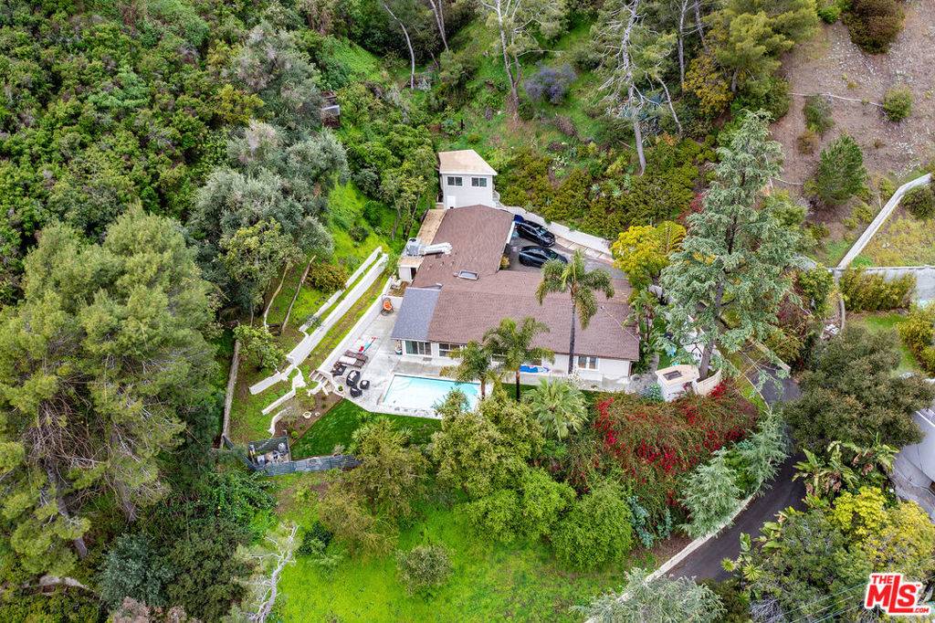 Beverly Hills, CA 90210,1737 N Beverly DR
