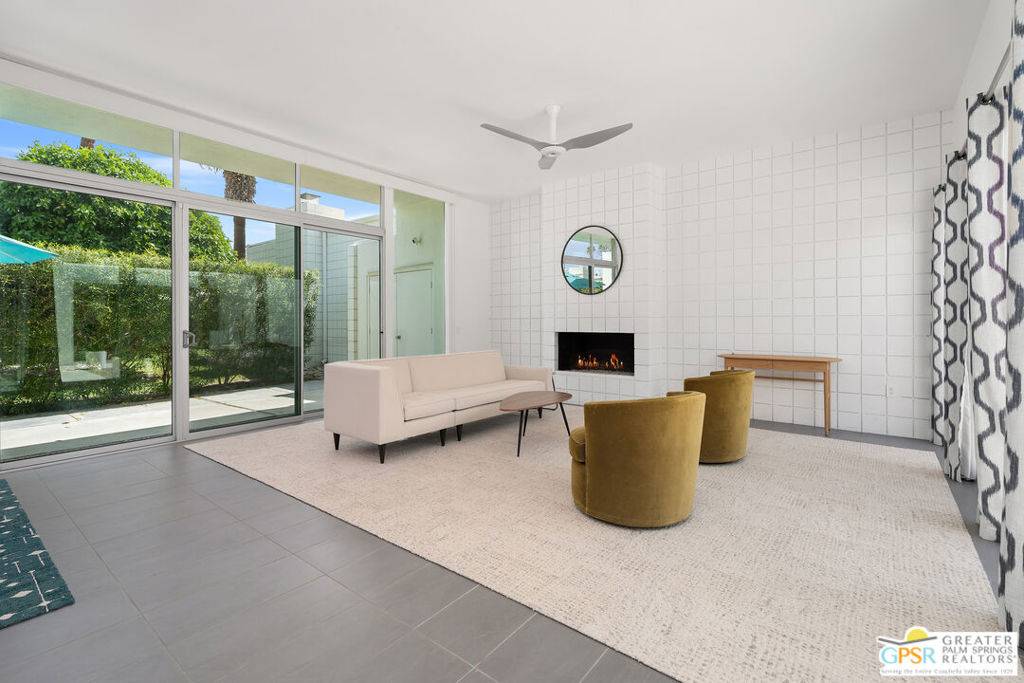 Palm Springs, CA 92264,700 E La Verne WAY