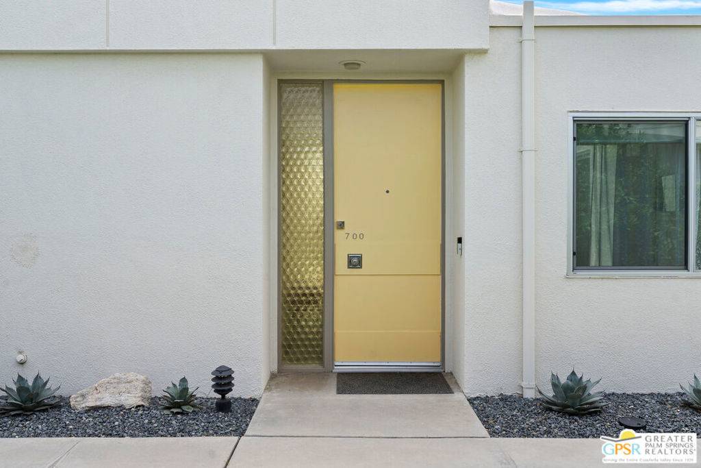 Palm Springs, CA 92264,700 E La Verne WAY