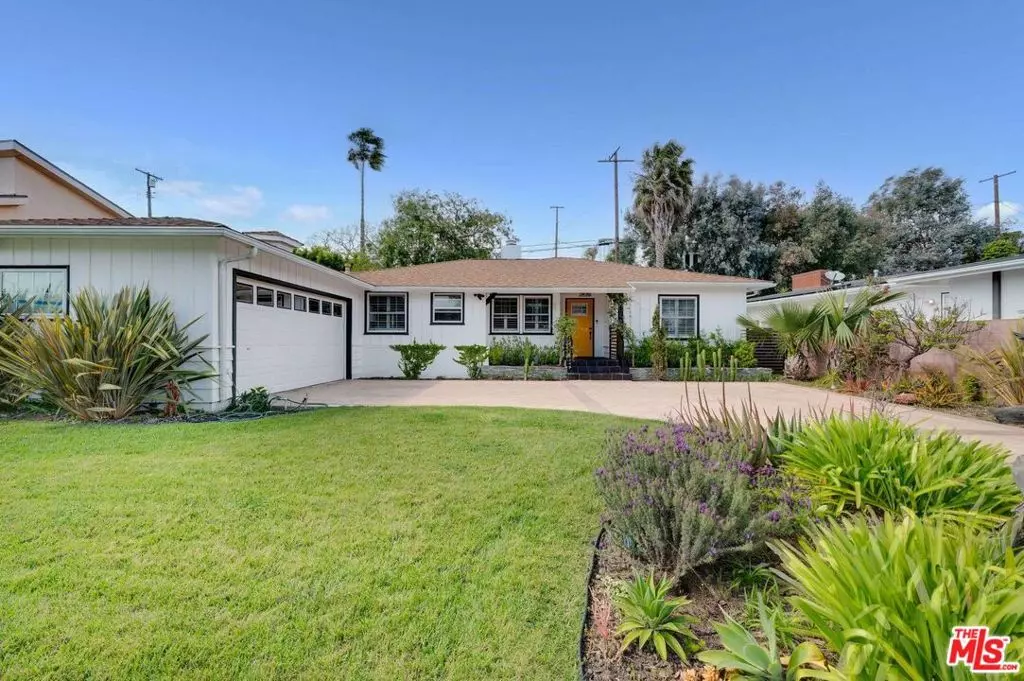 Los Angeles, CA 90056,6111 S Le Doux RD