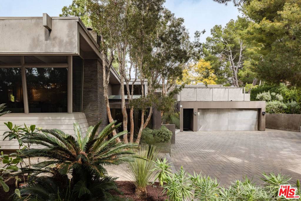 Beverly Hills, CA 90210,1575 Carla Ridge