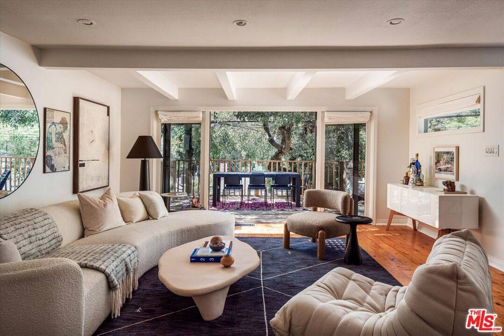 8461 Kirkwood DR, Los Angeles, CA 90046