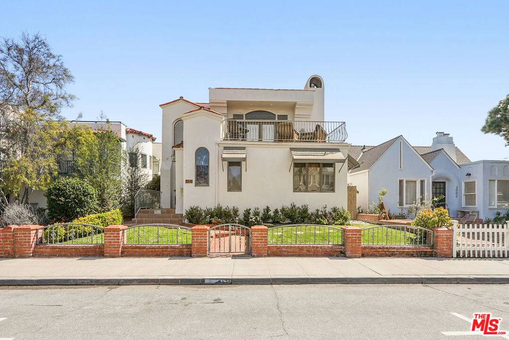 2010 Monterey BLVD, Hermosa Beach, CA 90254