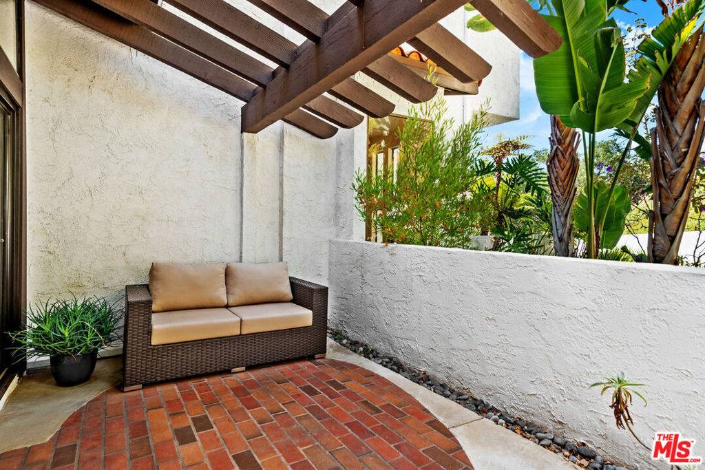 Pacific Palisades, CA 90272,1671 Michael LN